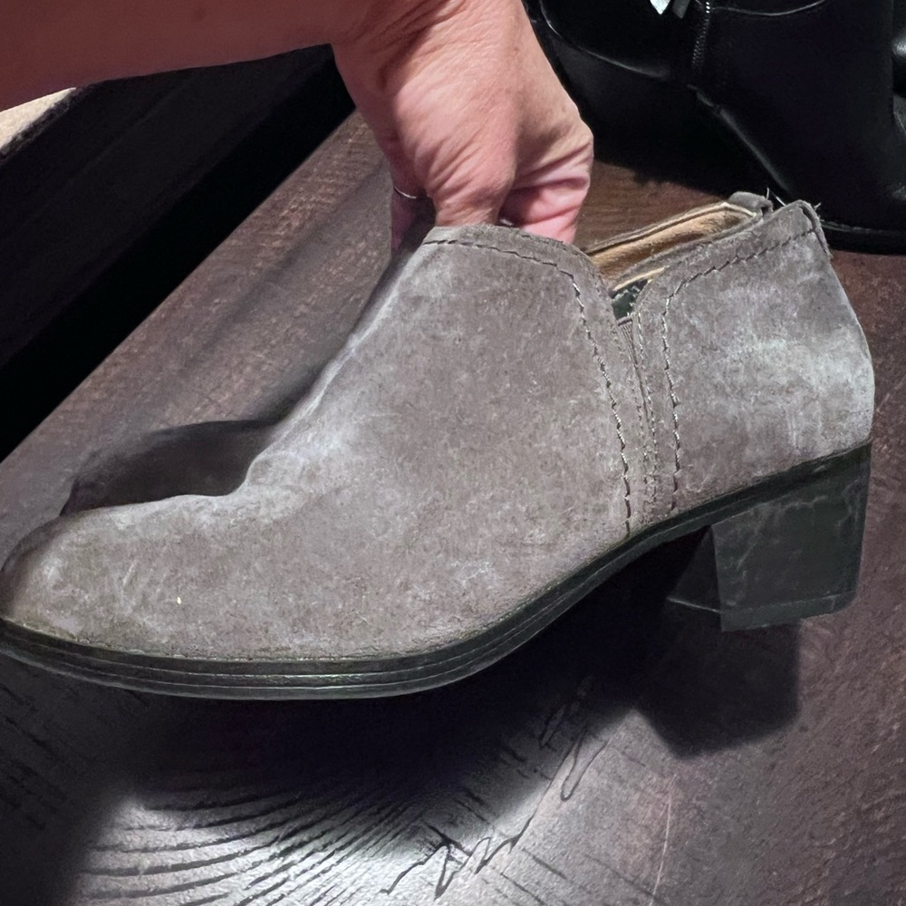 Naturalizer booties. - Picture 2 of 5